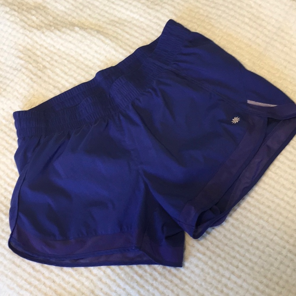 Womens Athleta Mesh Racer Run Short 4” sz Med